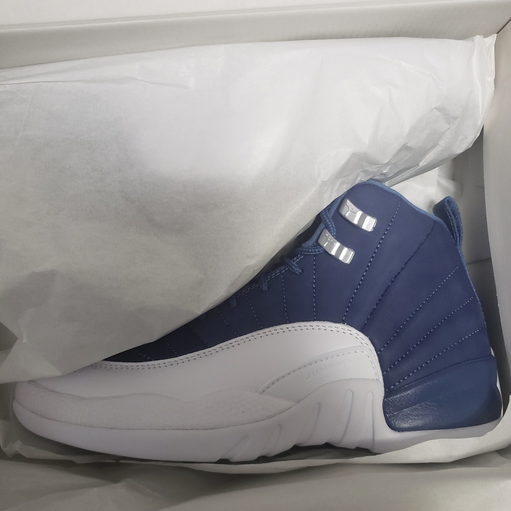 jordan 12s Size 6y